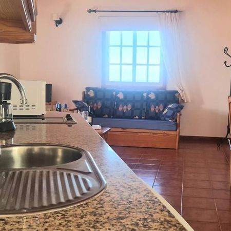 Vivienda Vacacional Los Geranios Tazacorte Exterior photo