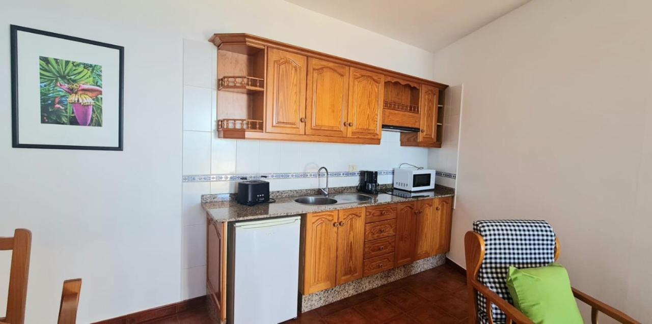 Vivienda Vacacional Los Geranios Tazacorte Exterior photo