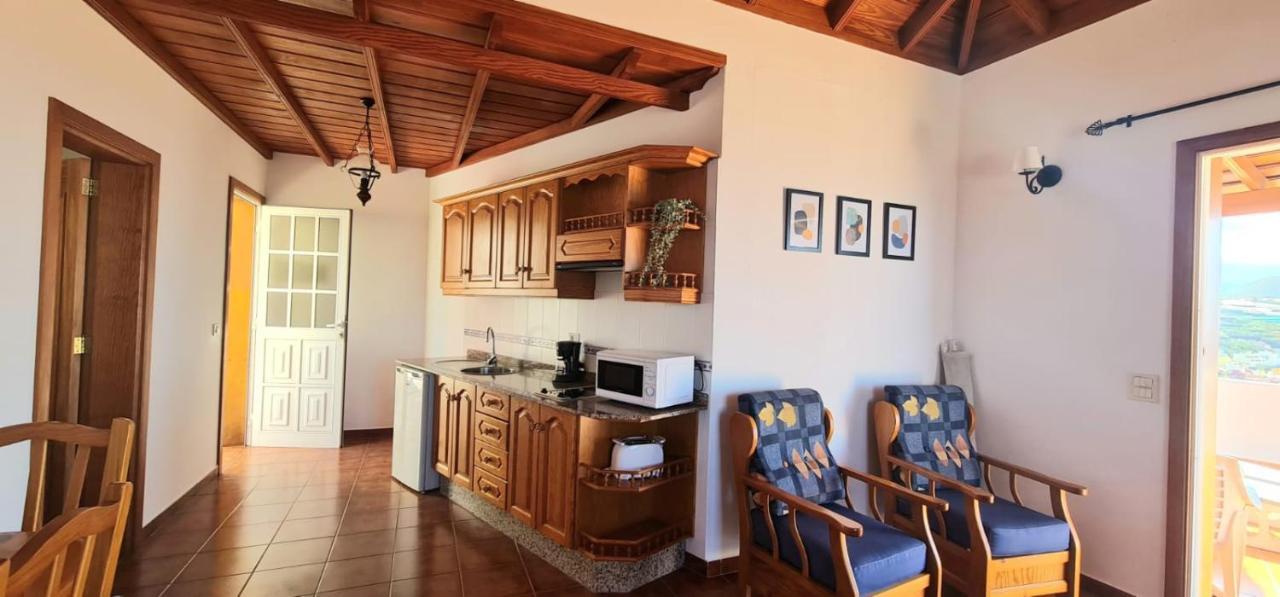 Vivienda Vacacional Los Geranios Tazacorte Exterior photo